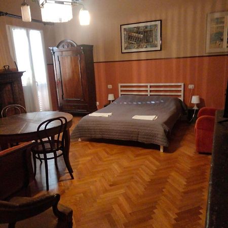 San Petronio Room And Suite Rooms - By Bolognacentro Luxuryh Bolonha Exterior foto