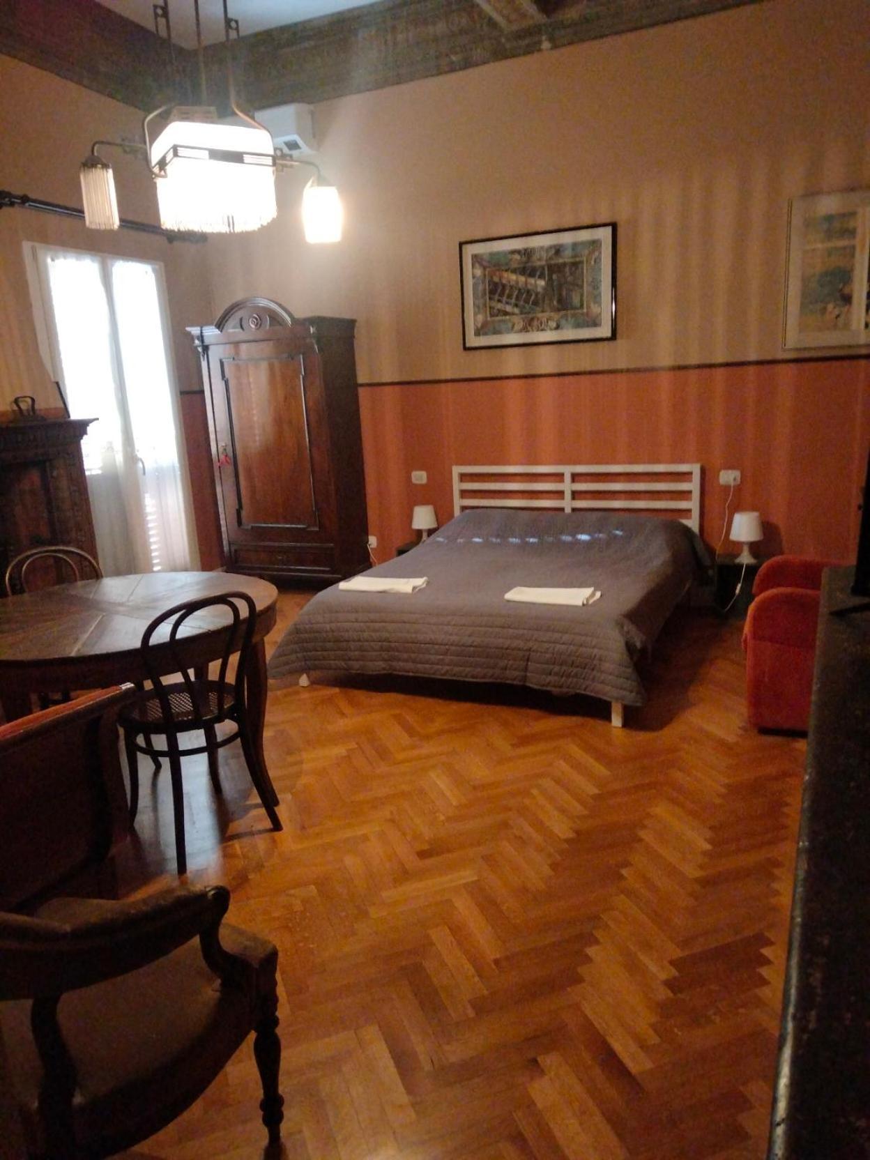 San Petronio Room And Suite Rooms - By Bolognacentro Luxuryh Bolonha Exterior foto